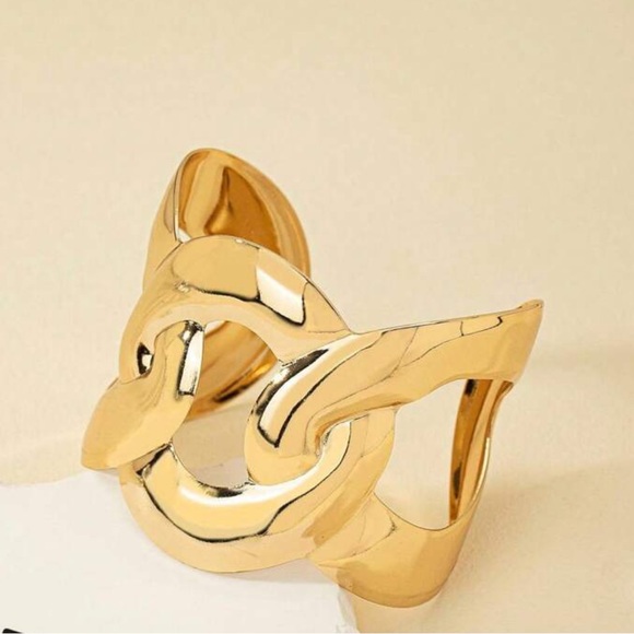 Gold chain design cuff bracelet - Picture 3 of 3